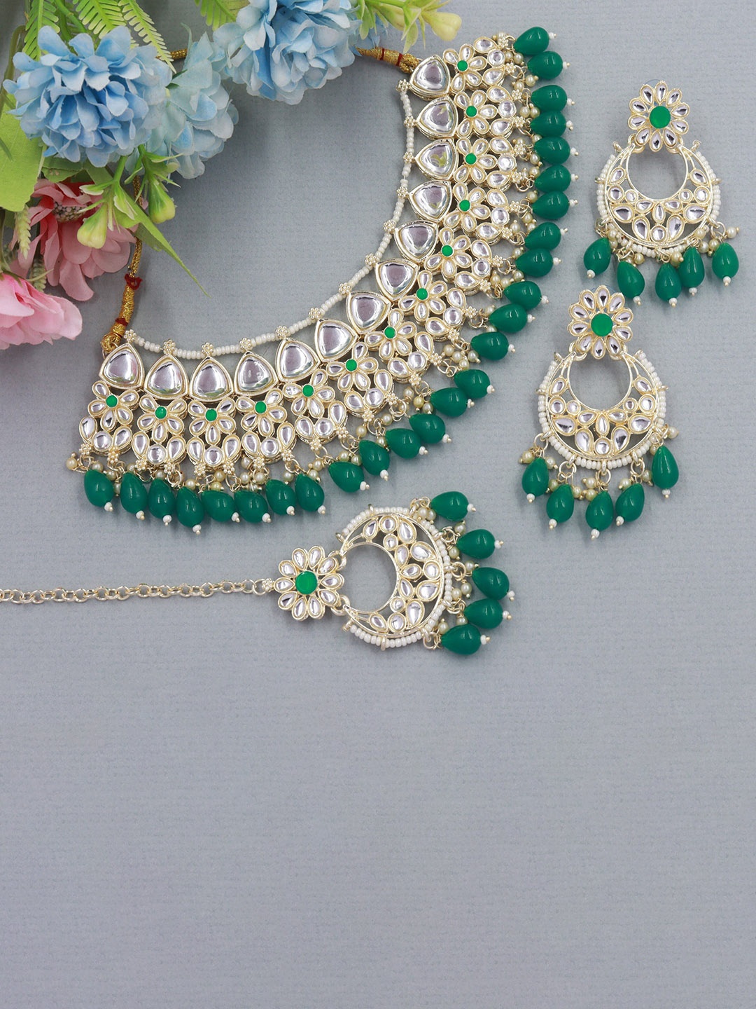 

Rhymee Gold-Plated Kundan-Studded & Beaded Jewellery Set, Green