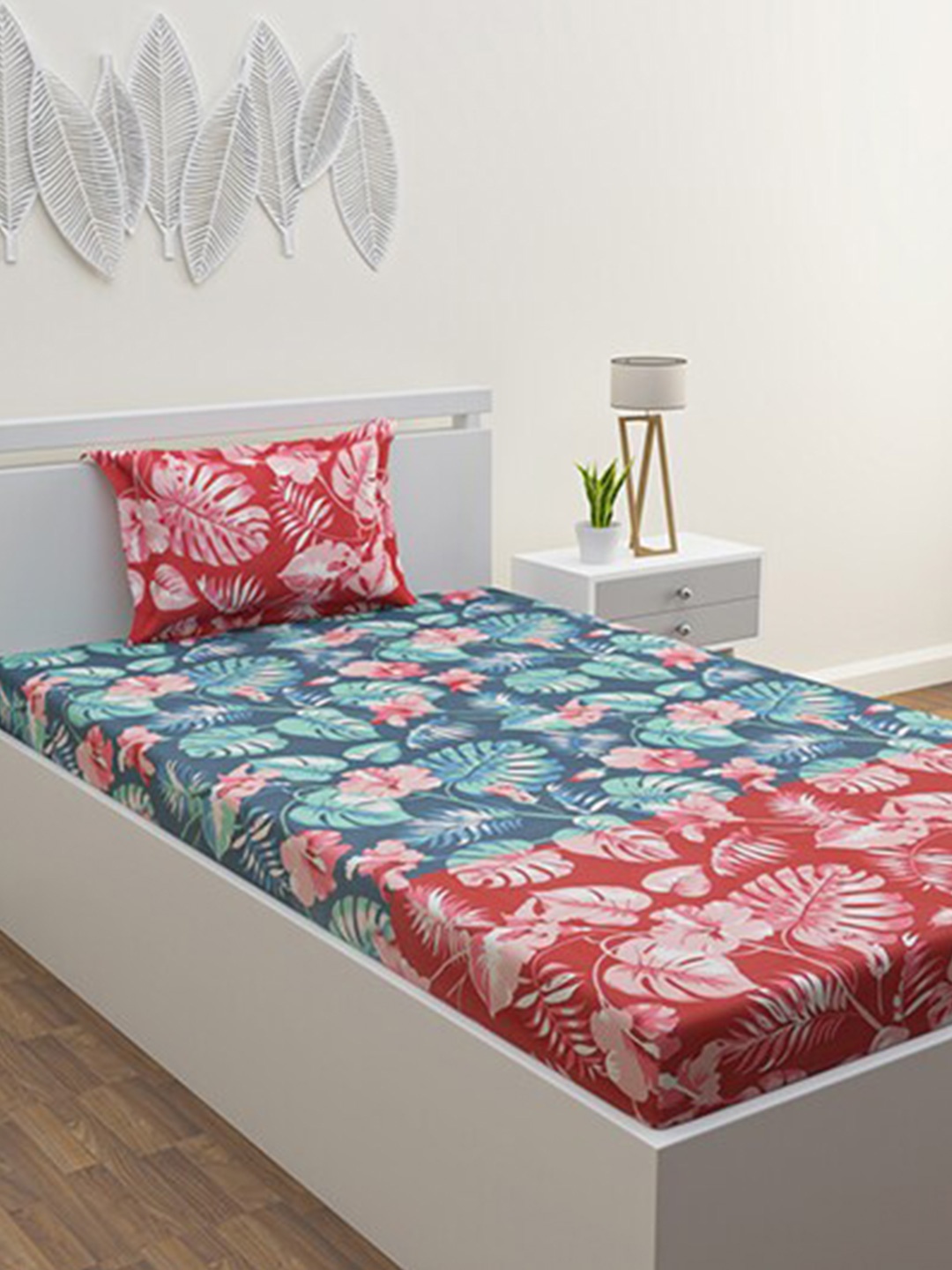 

HERE&NOW Green & Red Tropical 120 TC Single Bedsheet with 1 Pillow Covers