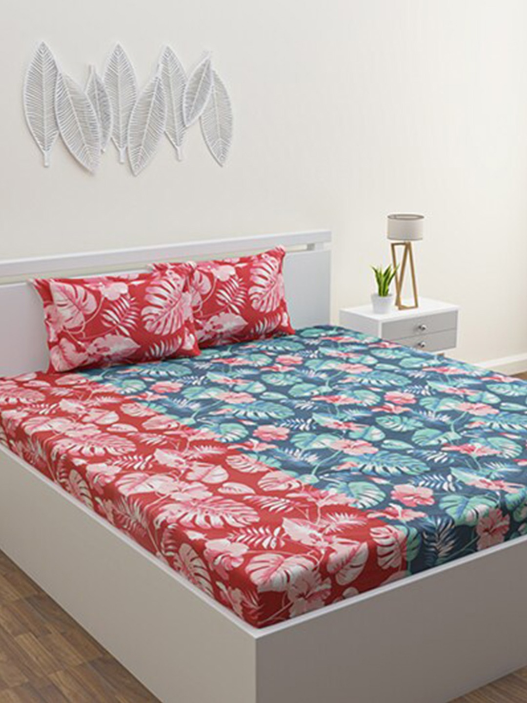 

HERE&NOW Red & Blue Floral Printed 120 TC Queen Bedsheet With 2 Pillow Covers