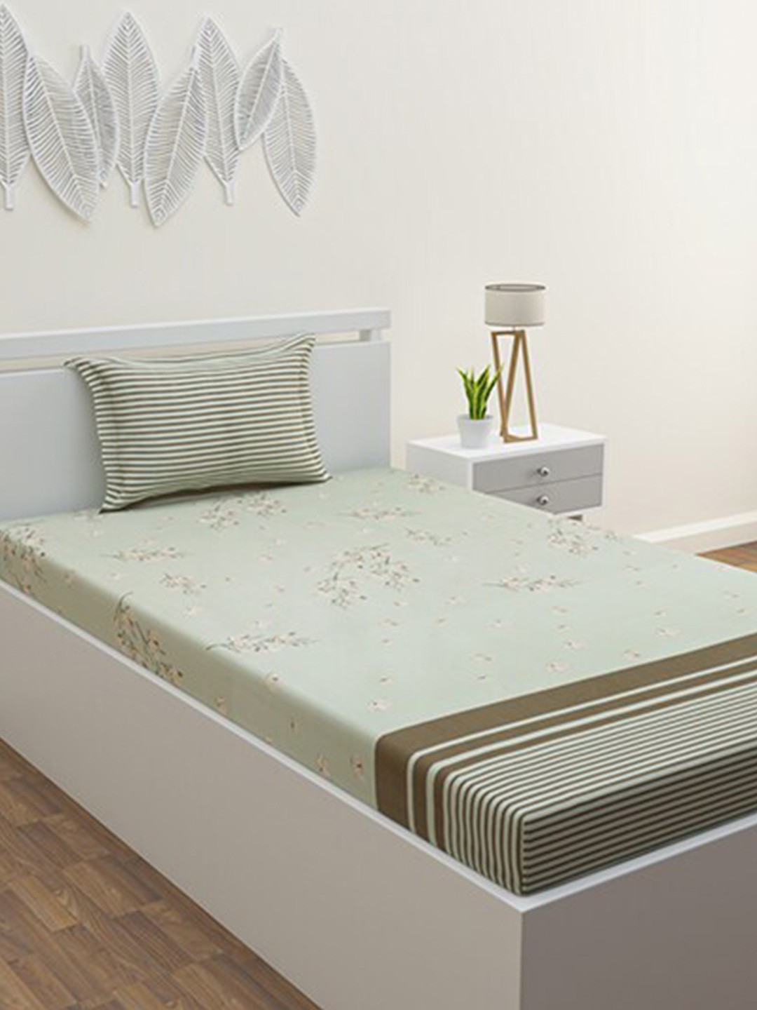 

HERE&NOW Green & Beige Floral Printed 120 TC Single Bedsheet With 1 Pillow Cover