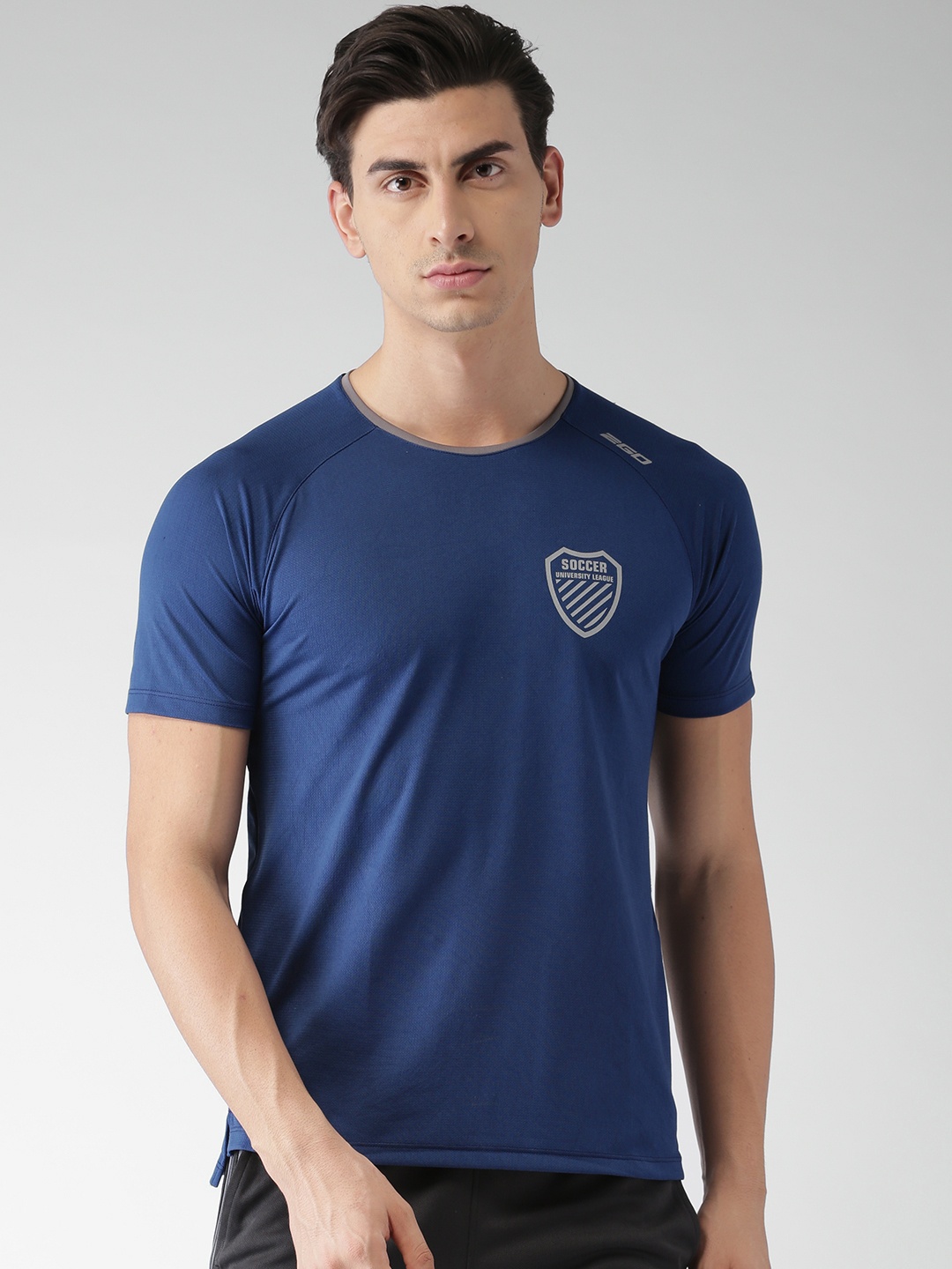 

2GO Men Blue Solid Sports T-Shirt