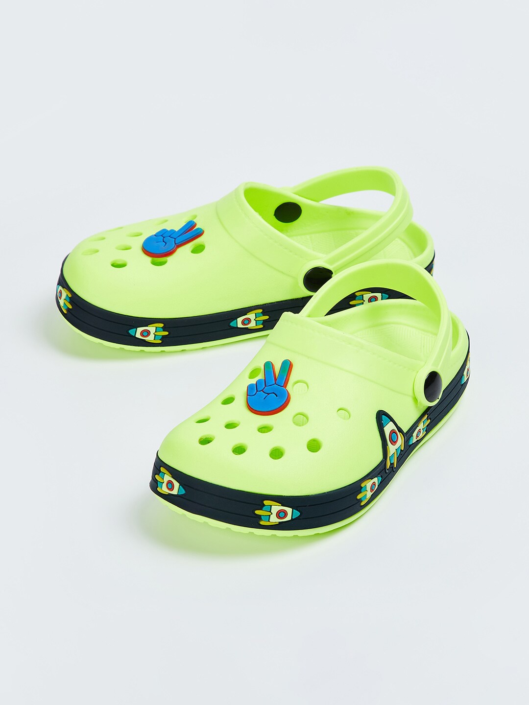 

max Boys Self Design Clogs, Fluorescent green
