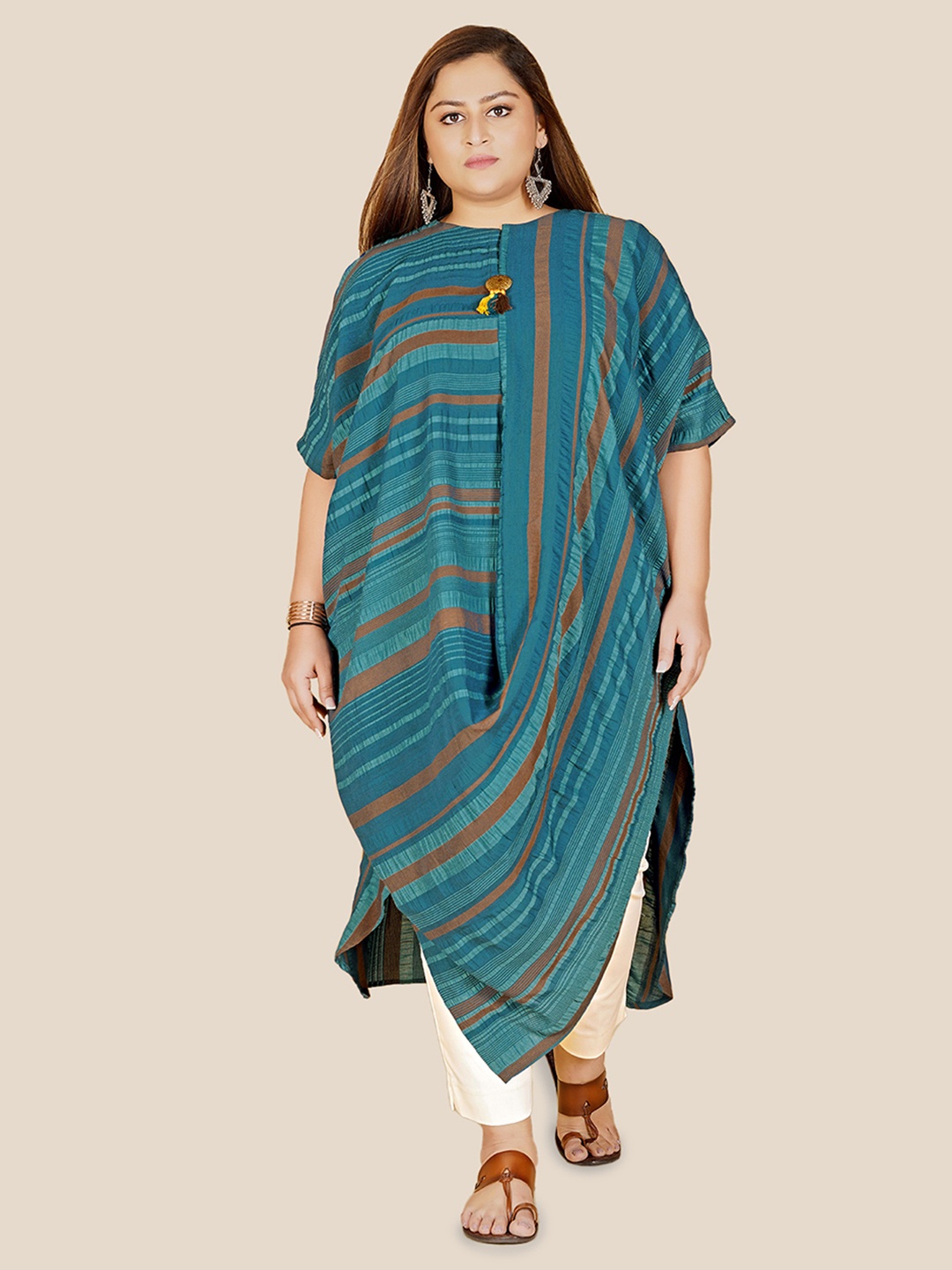 

Curvy Lane Striped Round Neck Kurta, Turquoise blue