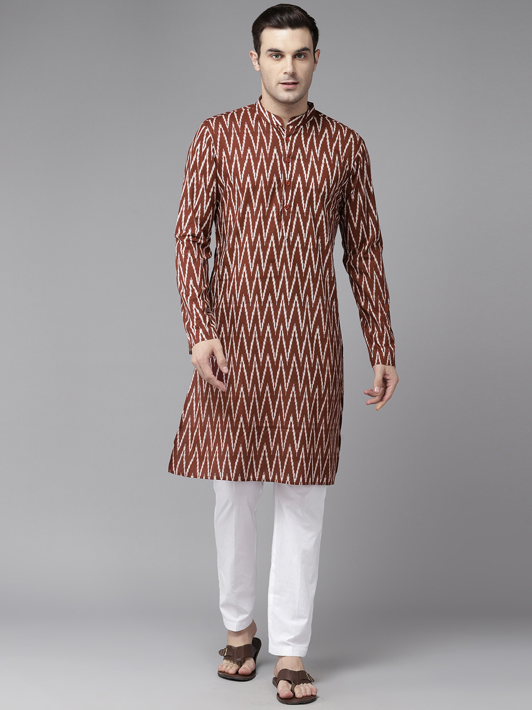 

See Designs Men Printed Regular Pure Cotton Kurta With Trousers, Maroon