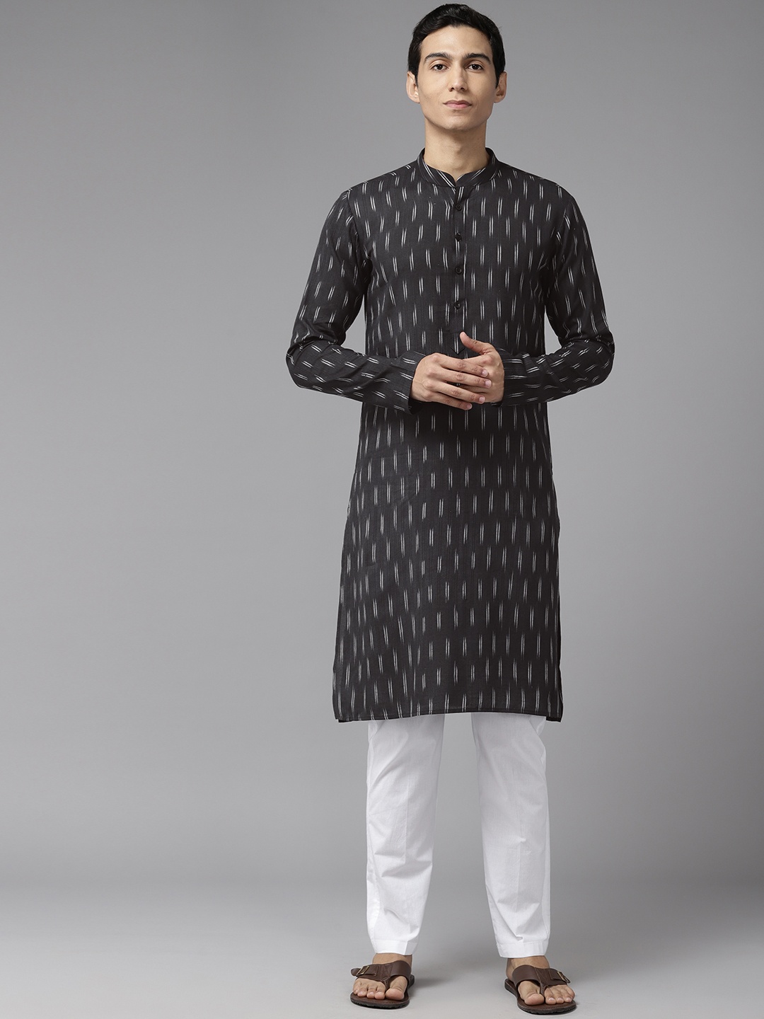 

See Designs Men Printed Regular Pure Cotton Kurta with Pyjamas, Black