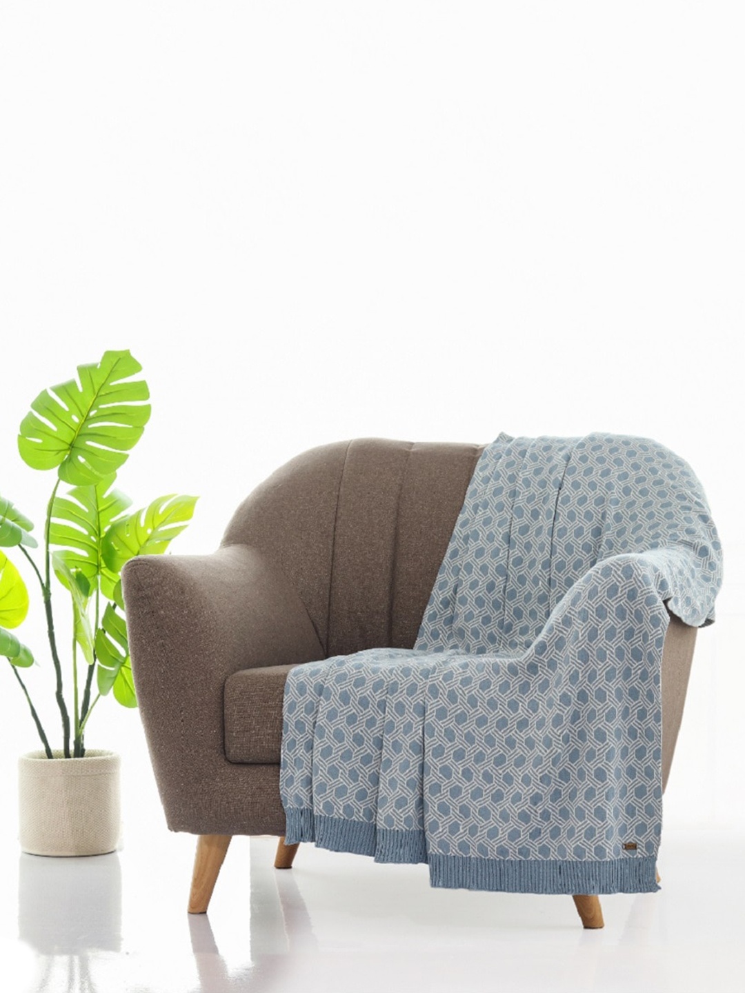 

Pluchi Blue Self-Design Cotton Throw Blanket