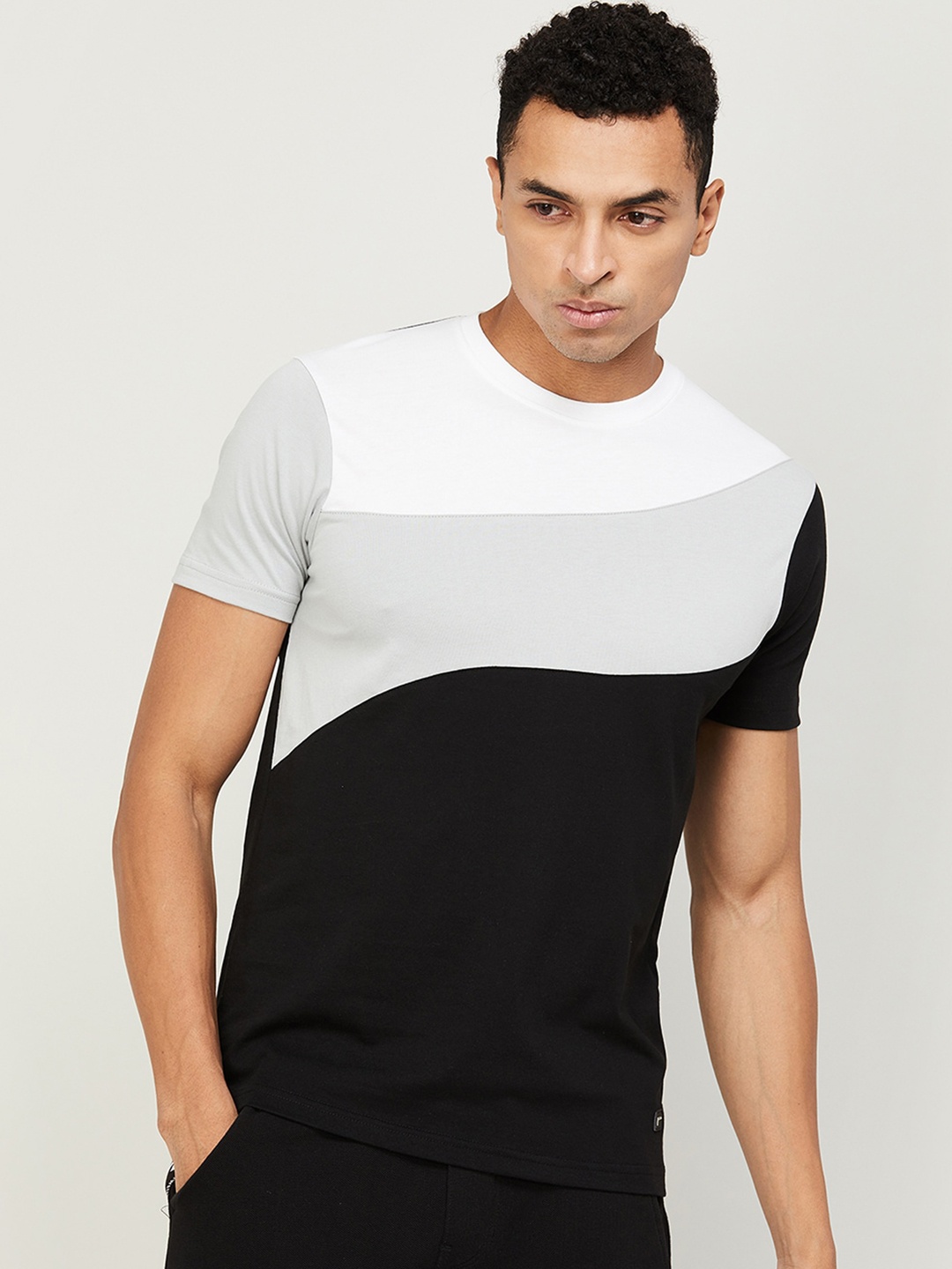 

Fame Forever by Lifestyle Colourblocked Round Neck Regular Fit Cotton Casual T-Shirt, Black
