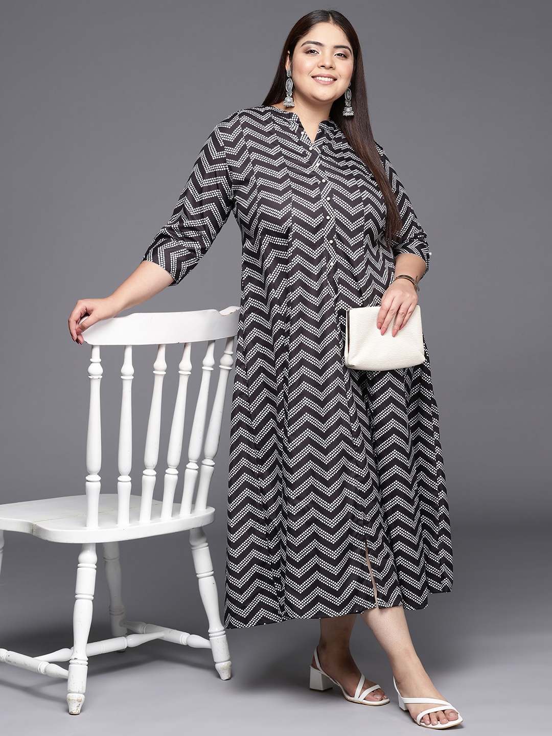 

A PLUS BY AHALYAA Plus Size Chevron Print Crepe Mandarin Collar A-line Midi Ethnic Dress, Black