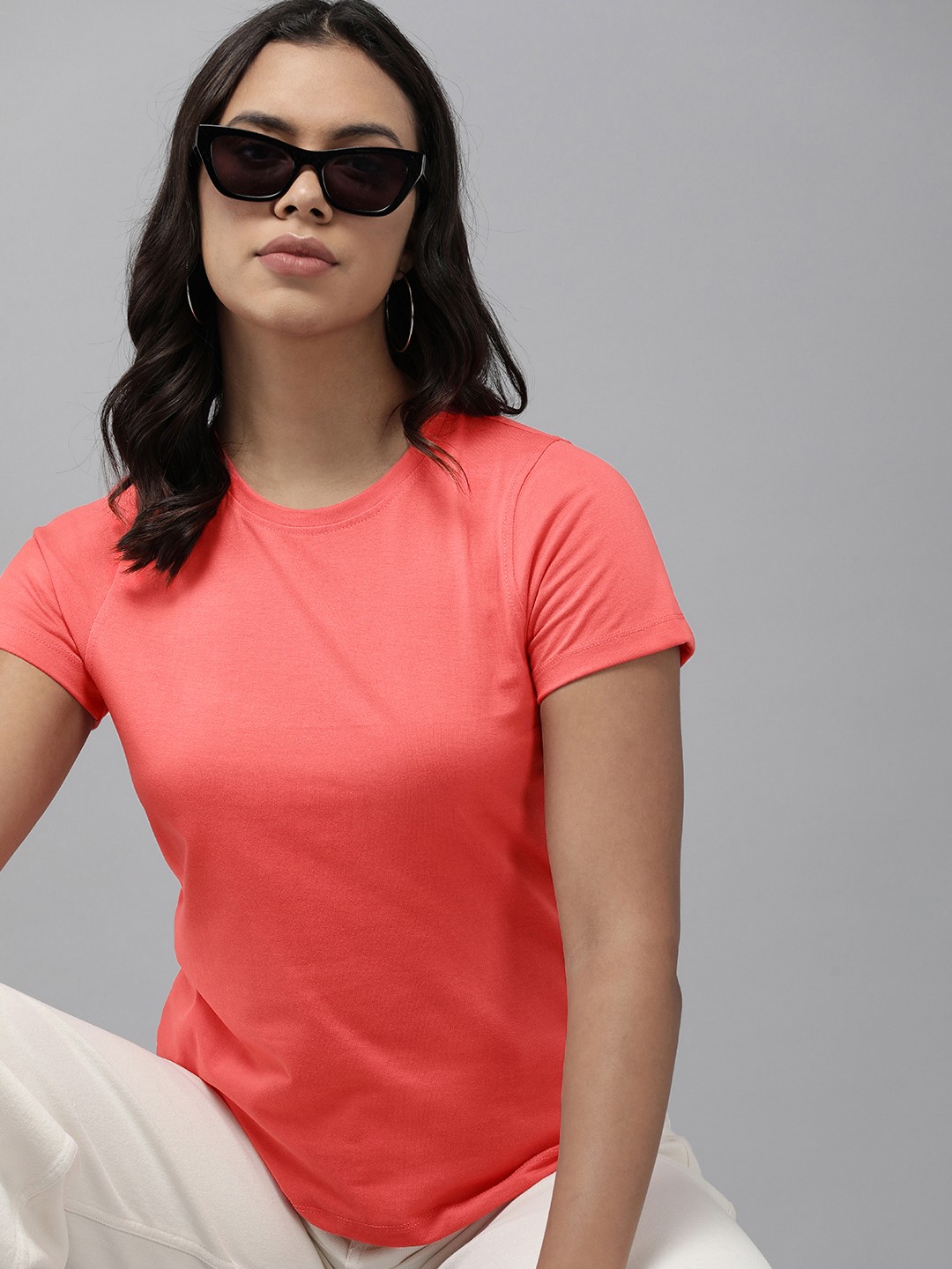 

Roadster Women Solid Regular Fit T-shirt, Coral