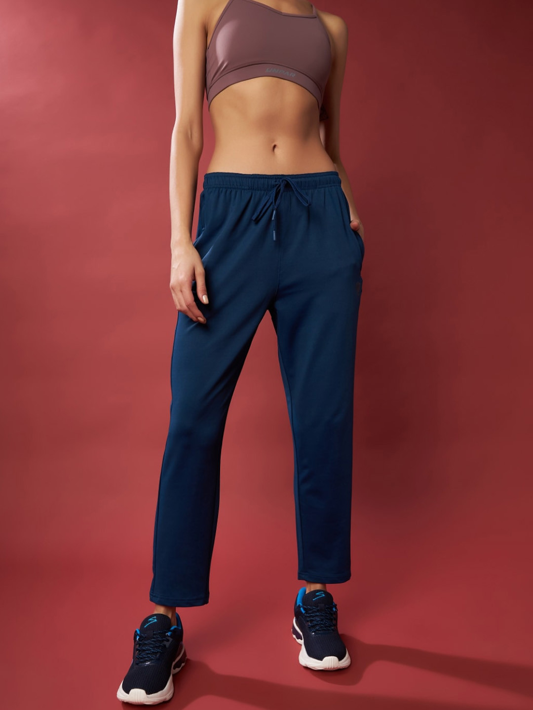 

UNPAR Women Moisture-Wicking Lightweight Mid-Rise Regular Fit Sports Track Pants, Navy blue