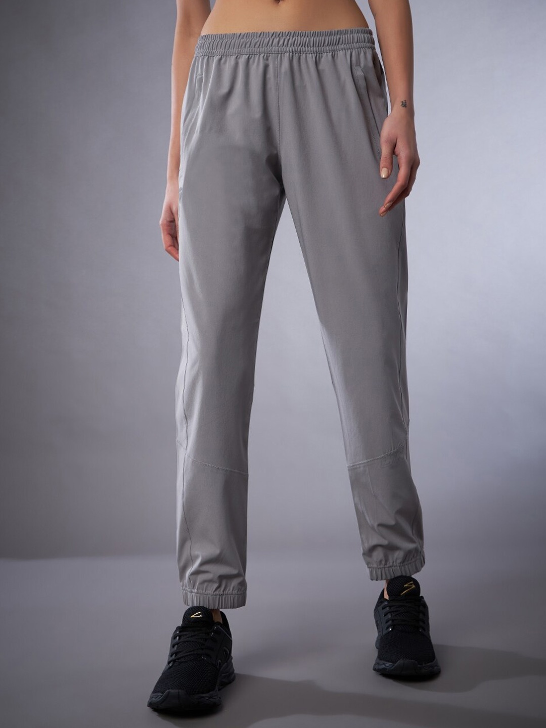 

UNPAR Women Slim-Fit Sports Joggers, Grey