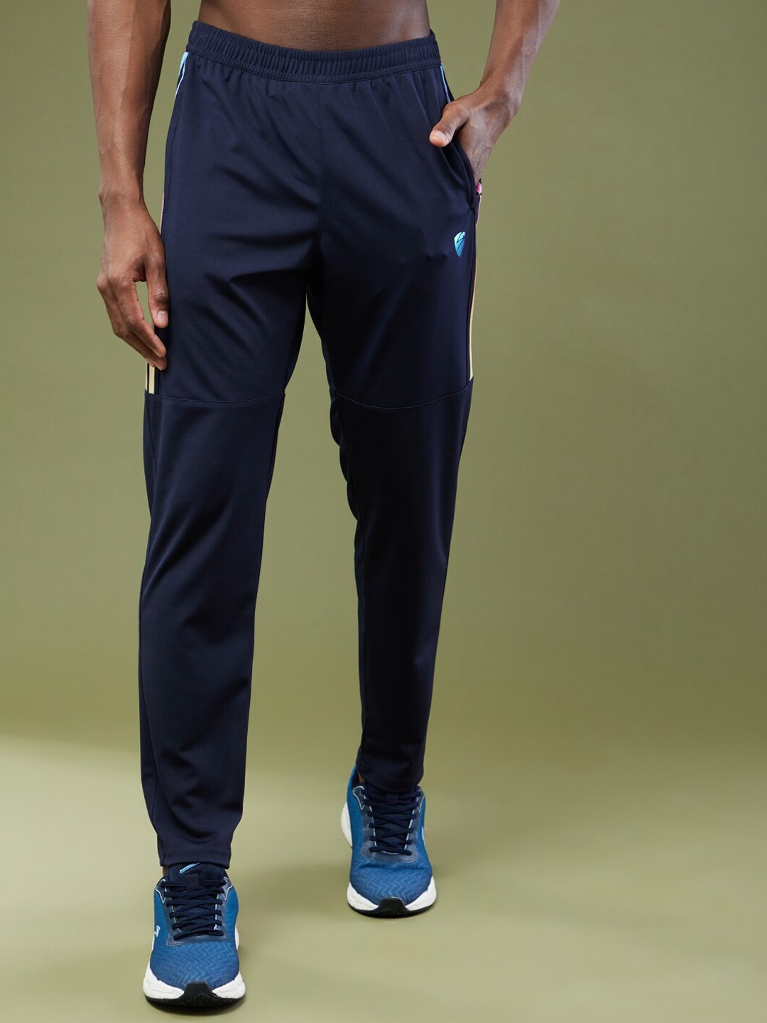 

UNPAR Men Mid-Rise Lightweight Track Pants, Navy blue