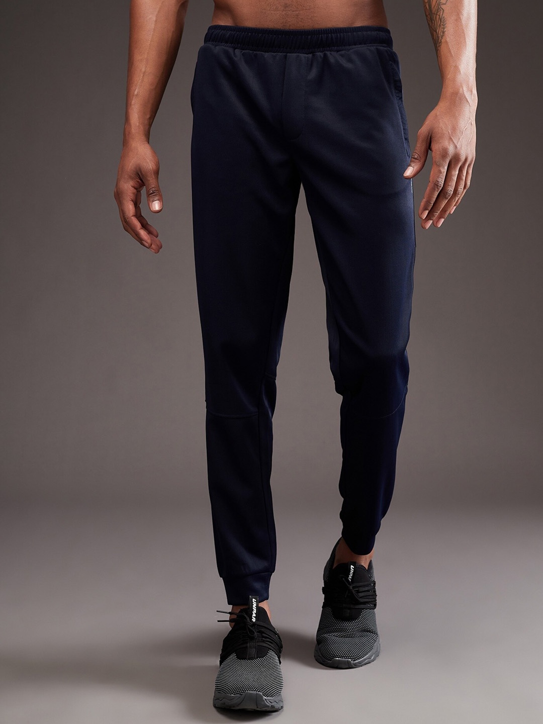 

UNPAR Men Mid-Rise Lightweight Joggers, Navy blue