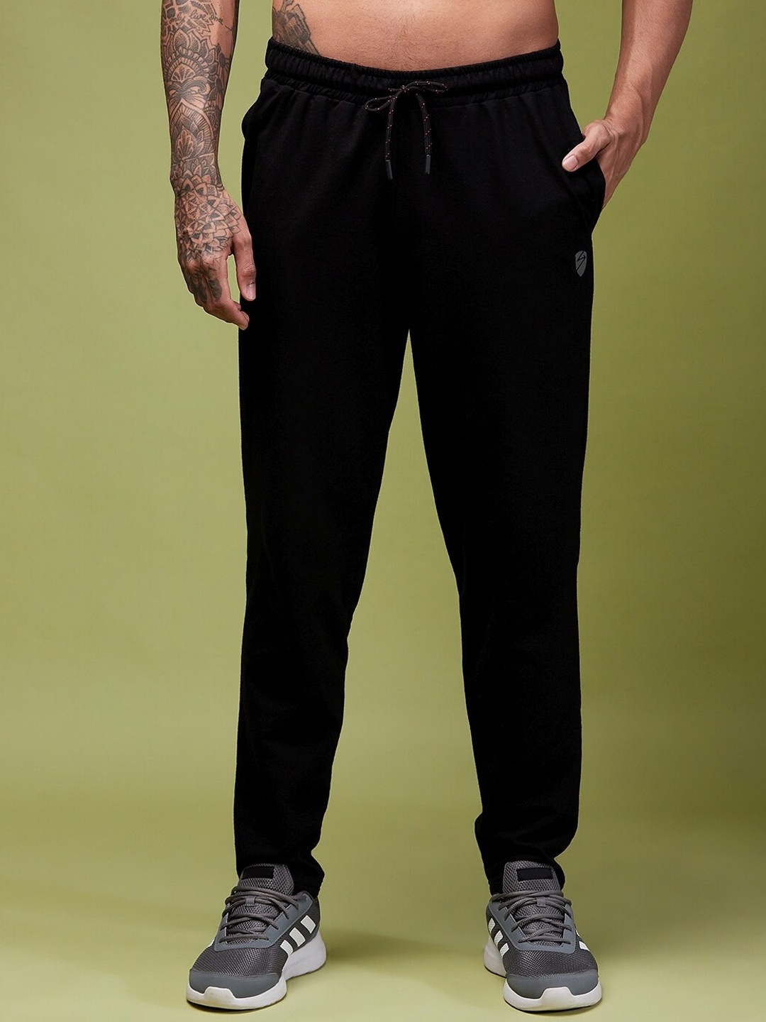 

UNPAR Men Relaxed-Fit Lightweight Track Pants, Black