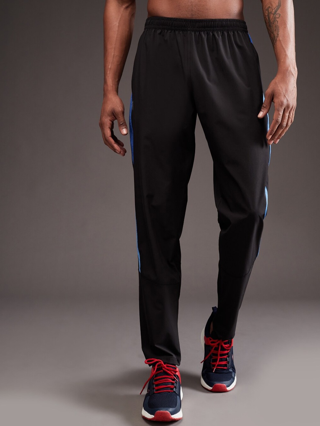 

UNPAR Men Moisture-Wicking Lightweight Mid-Rise Regular Fit Sports Track Pants, Black