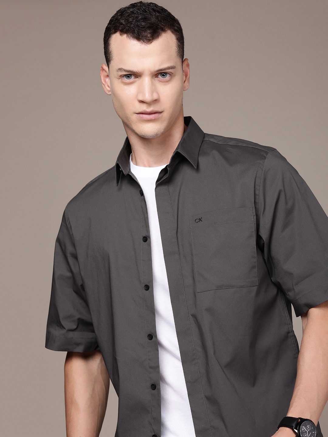 

Calvin Klein Jeans Solid Relaxed Fit Casual Shirt, Grey