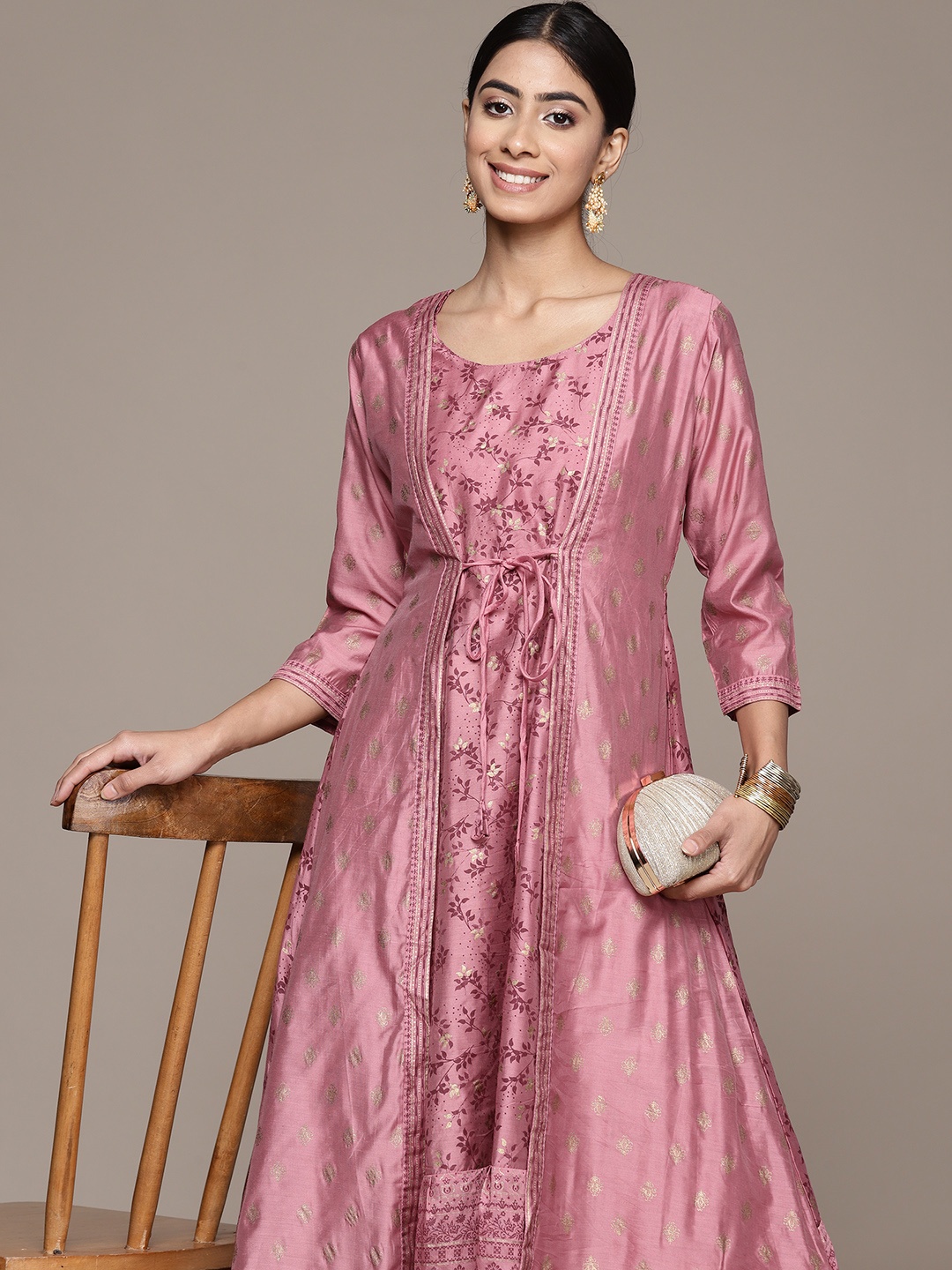 

Ishin Women Floral Printed Kurta, Pink