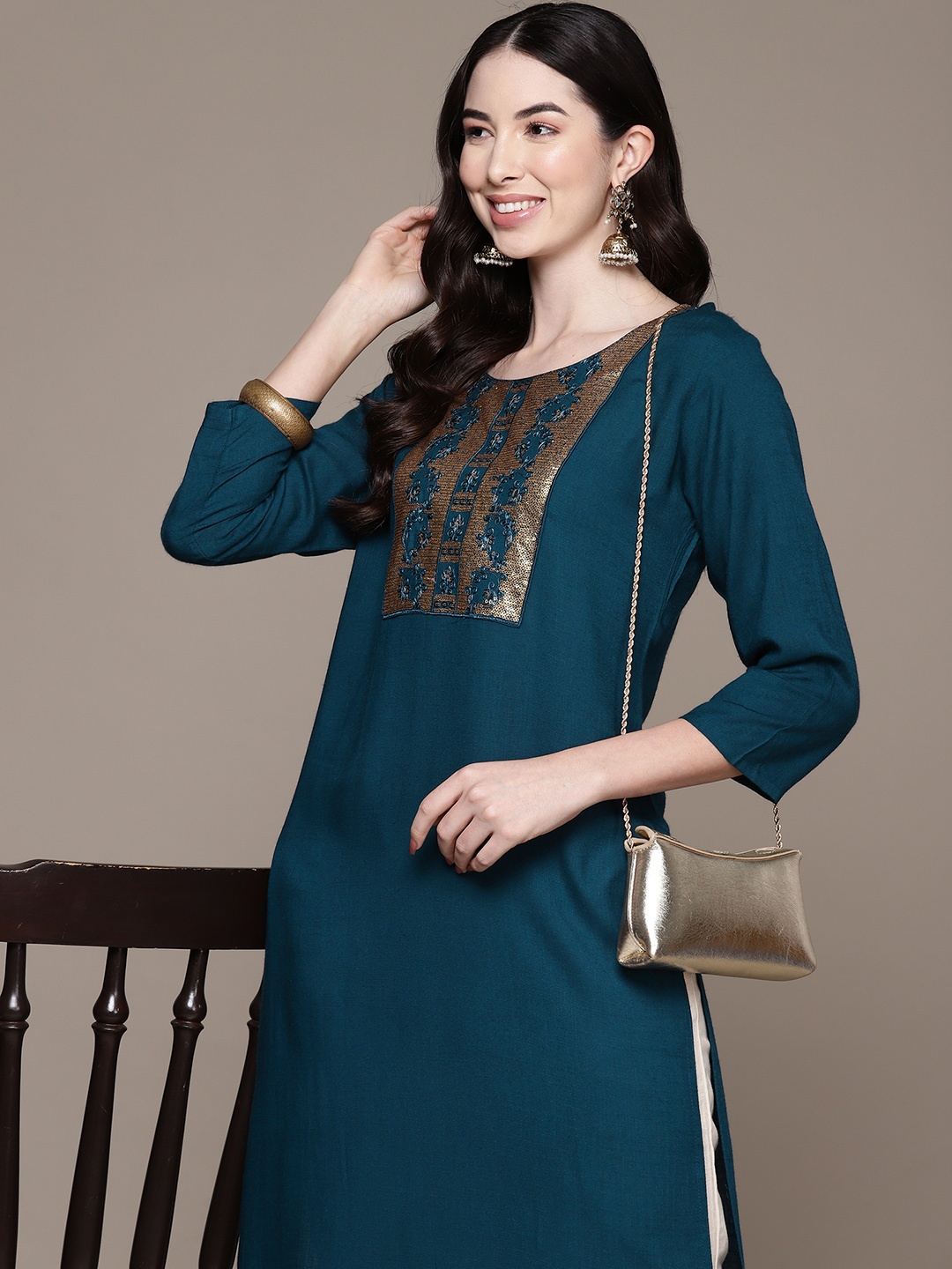 

Ishin Yoke Design Sequin Embroidered Straight Kurta, Teal