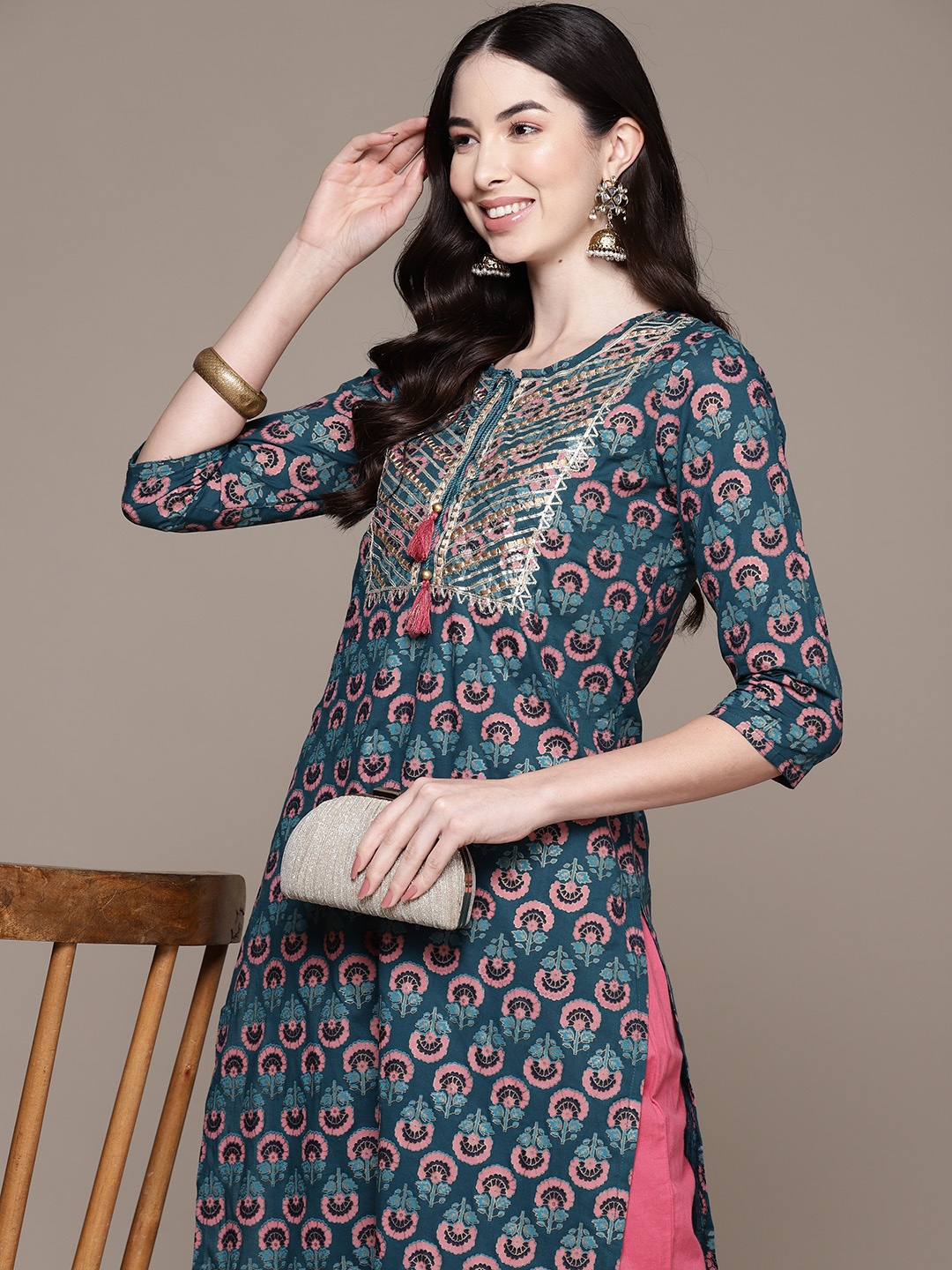 

Ishin Women Navy Blue Ethnic Motifs Printed Gotta Patti Straight Kurta
