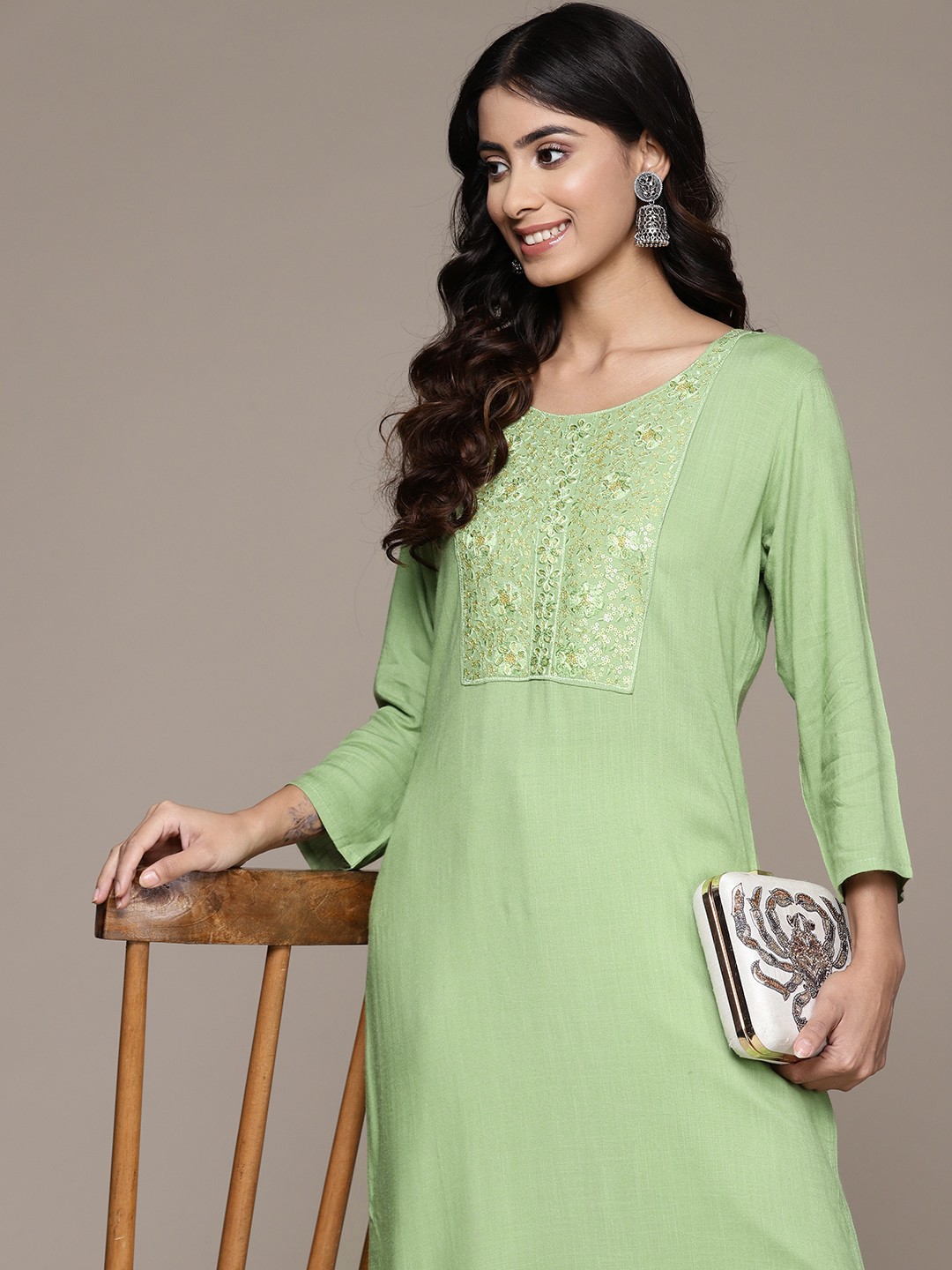 

Ishin Embellished Embroidered Sequined Kurta, Green