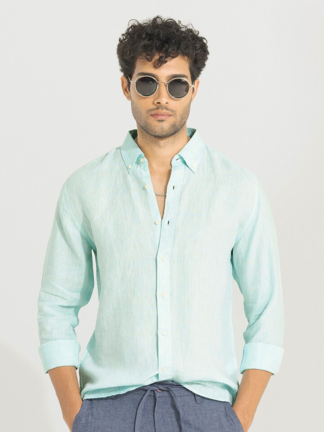 

Snitch Green Classic Slim Fit Linen Casual Shirt