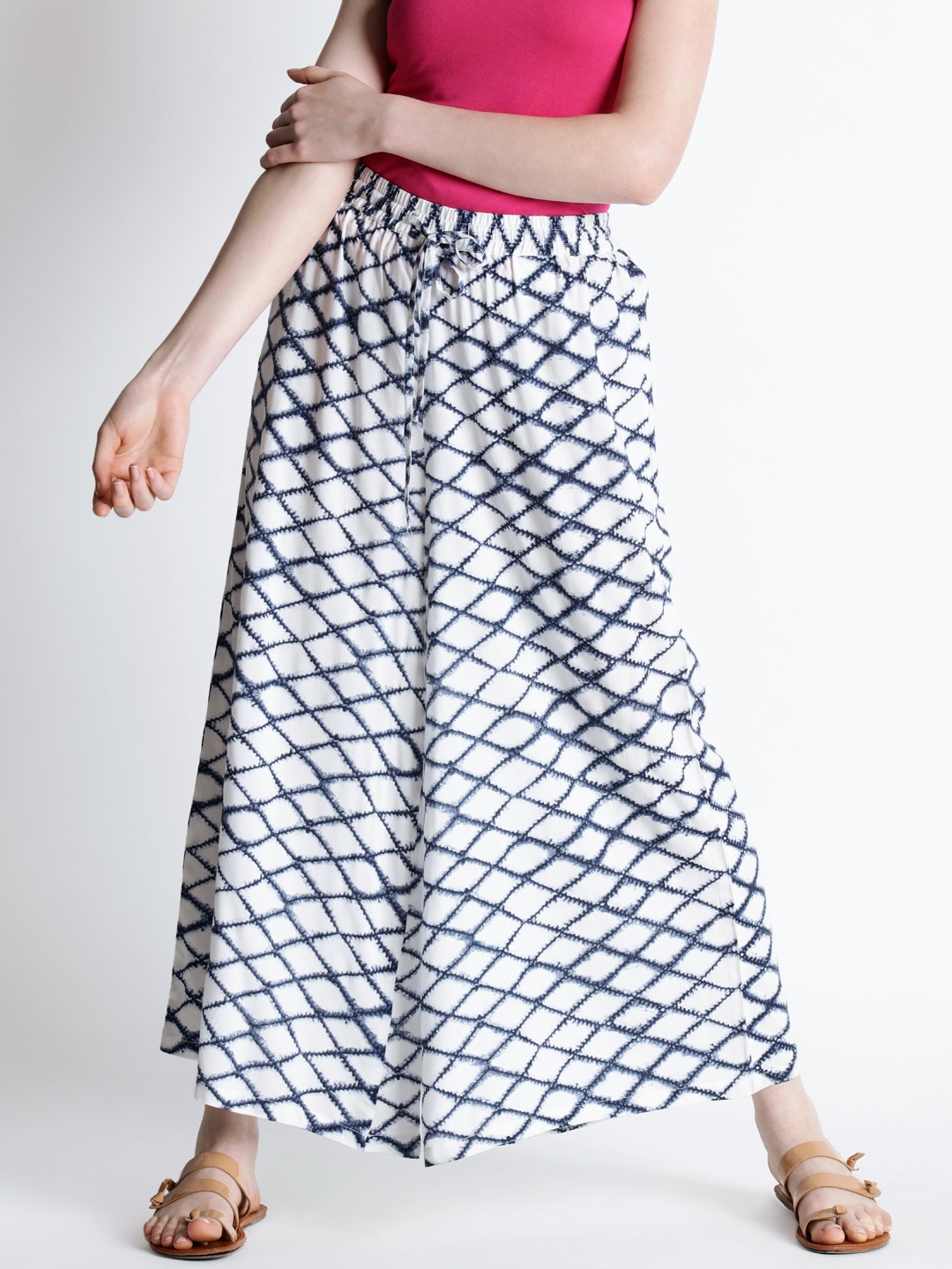 

RANGMANCH BY PANTALOONS Women Off-White & Blue Printed Wide Leg Palazzos