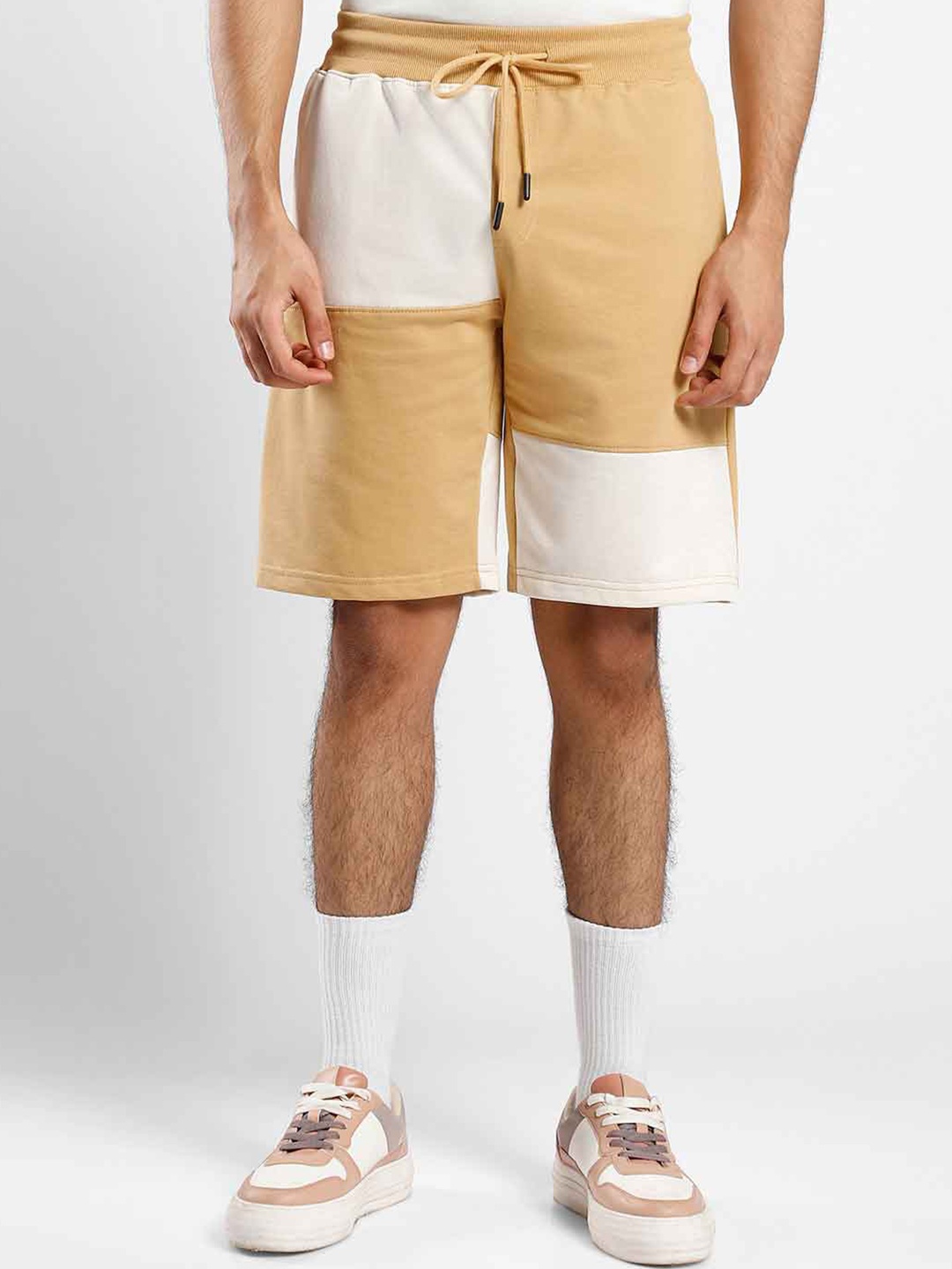 

NOBERO Men Colourblocked Loose Fit Cotton Shorts, Brown