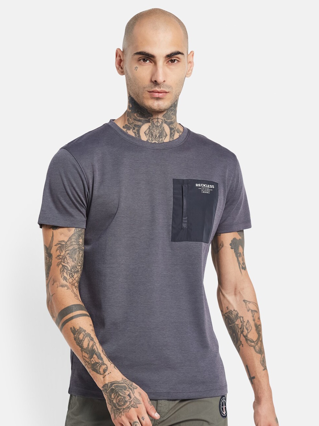 

Octave Round Neck Pocket Detail Cotton T-shirt, Grey