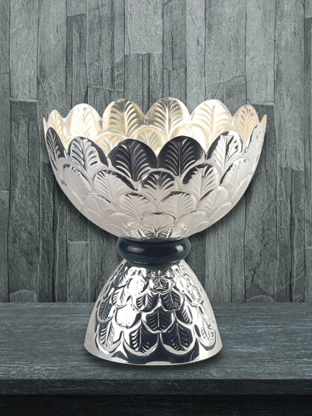 

Izzhaar Silver-Toned Kangoora Nakashi Decorative Bowl