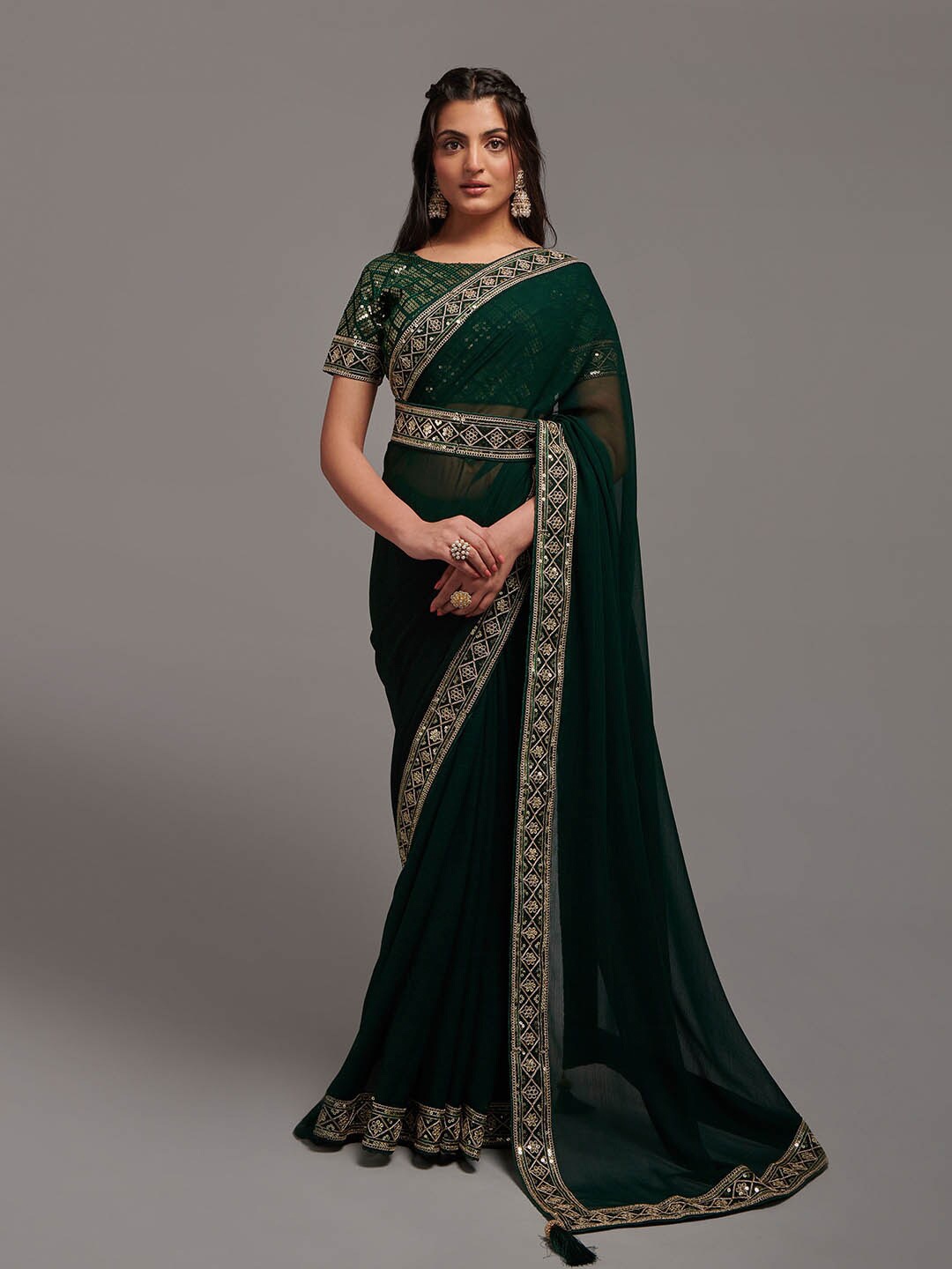 

Mitera Green & Gold-Toned Sequinned Poly Chiffon Belted Saree