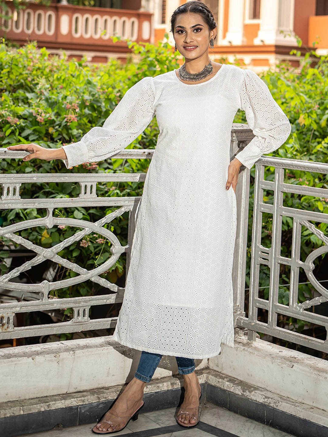 

WEAVLLITE Self Design Puff Sleeves Cotton Schiffli Kurta, White