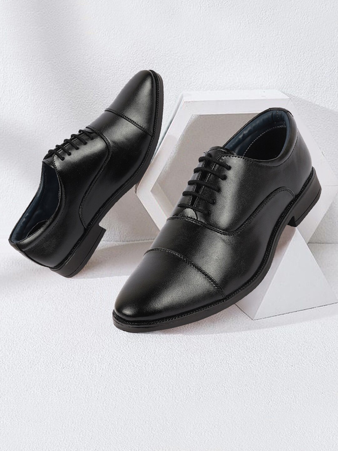 

FAUSTO Men Textured Formal Oxfords, Black