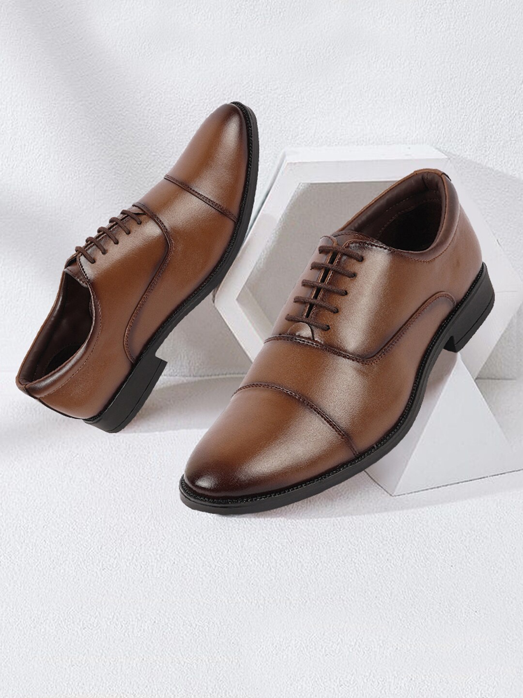 

FAUSTO Men Textured Formal Oxfords, Tan