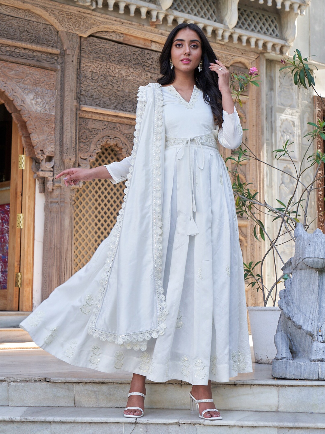 

Vidraa Western Store Tie-Up Detailed V-Neck Fit & Flare Ethnic Dress, White