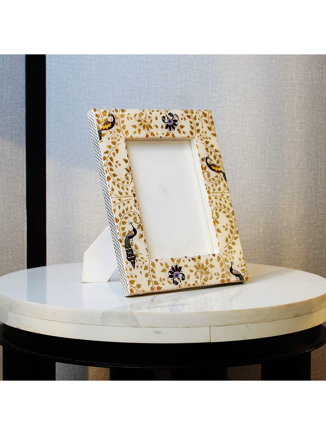 

Izzhaar Peshkari Gold White & Green Printed Photo Frame