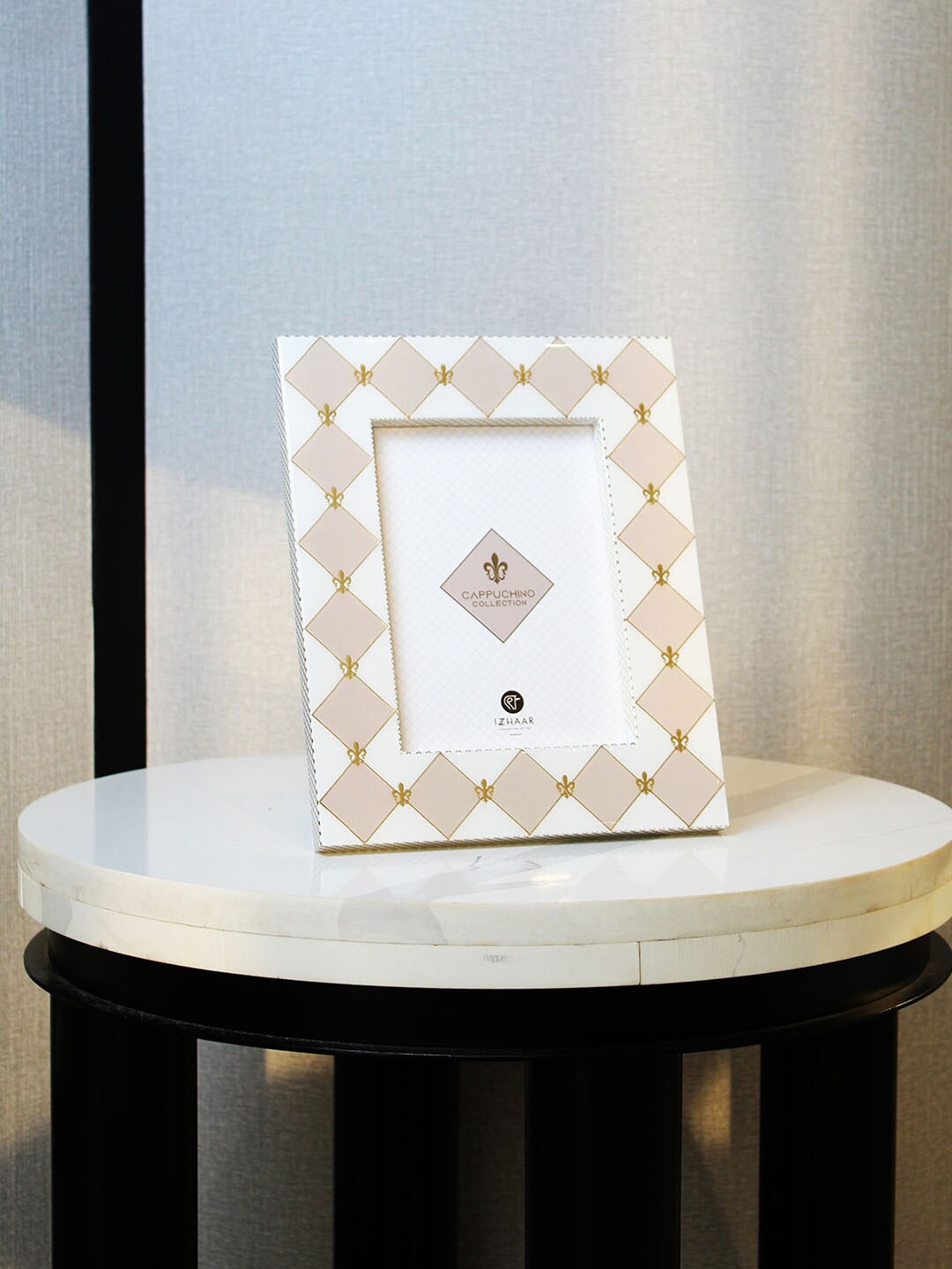 

Izzhaar Gingham Cappuccino White & Beige Photo Frame