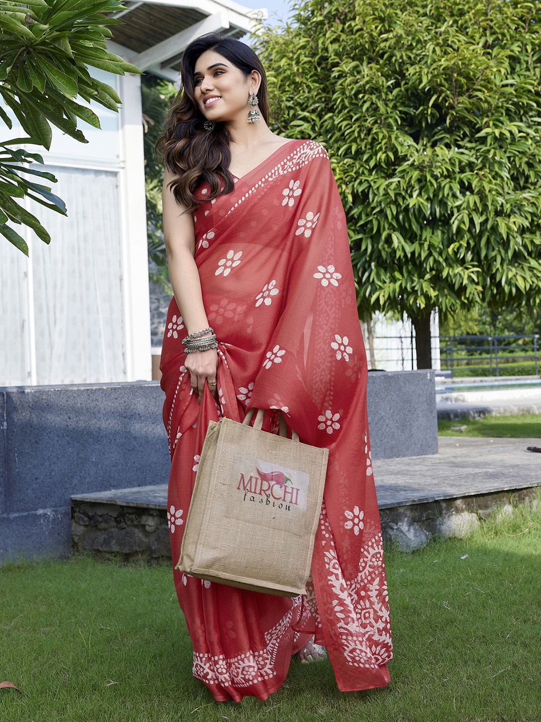 

MIRCHI FASHION Batik Printed Chiffon Saree, Coral