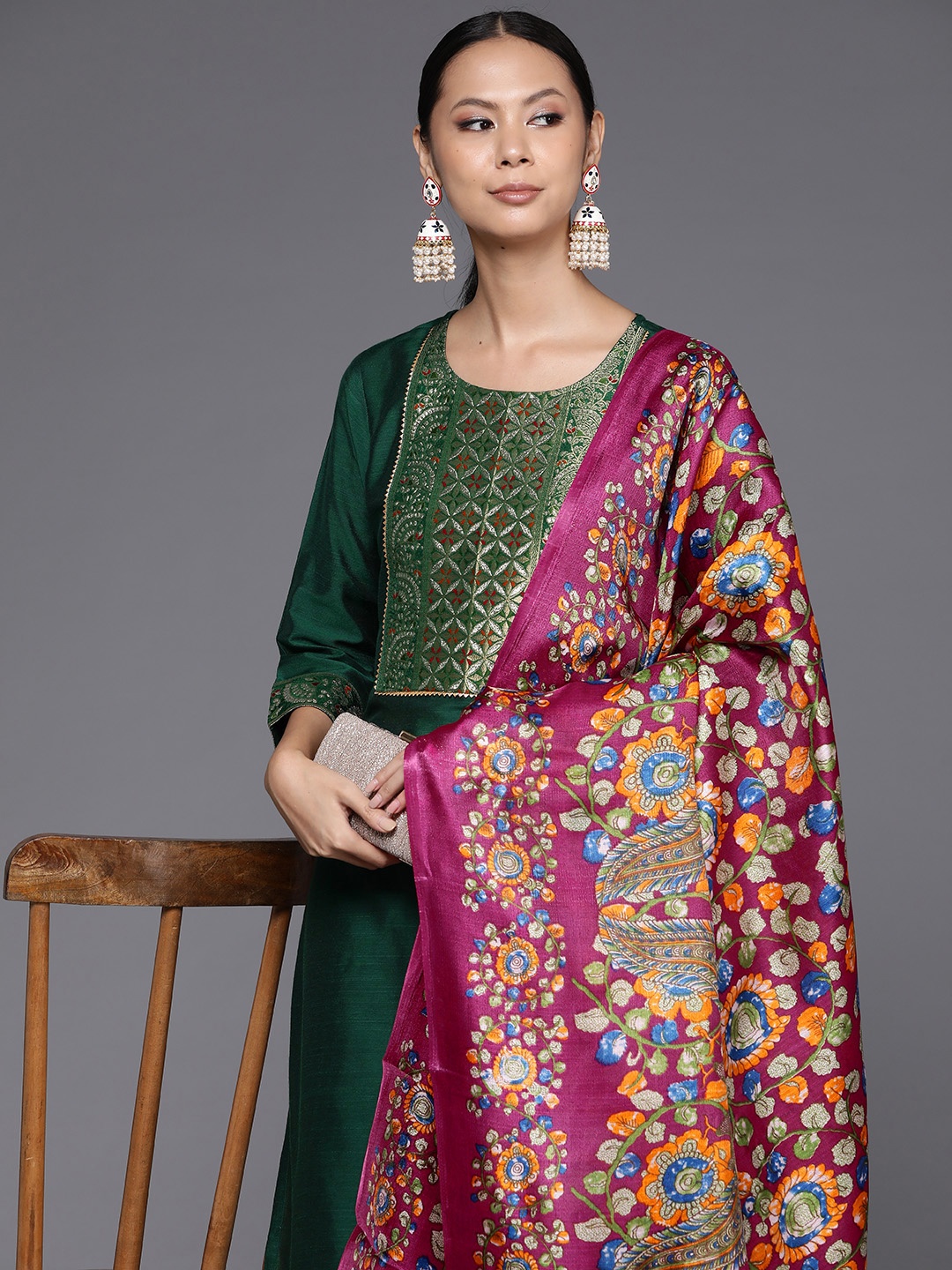 

Varanga Ethnic Motifs Regular Gotta Patti Kurta with Trousers & Dupatta, Green