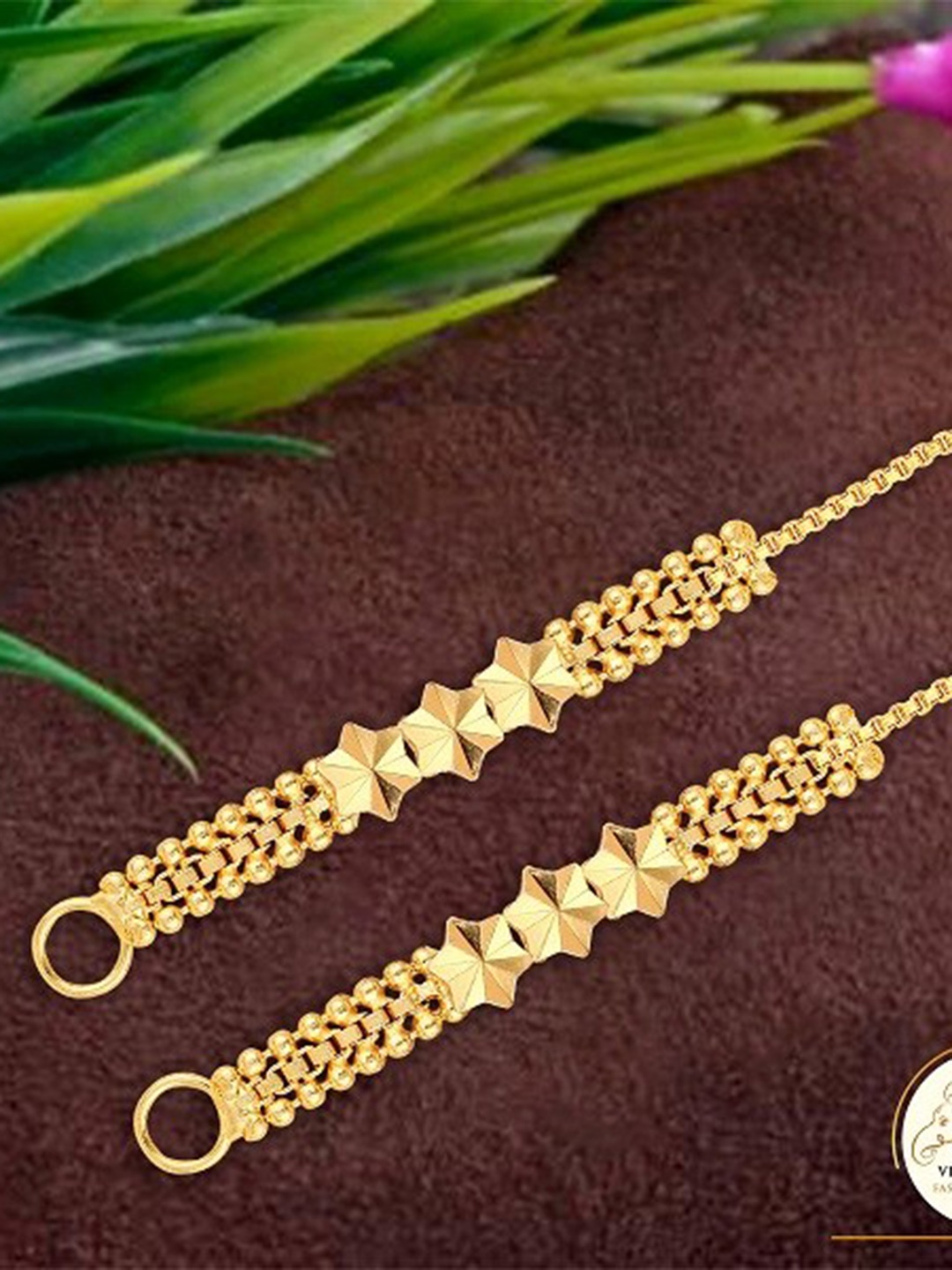 

Vighnaharta Set Of 4 Gold-Plated Classic Ear Chains
