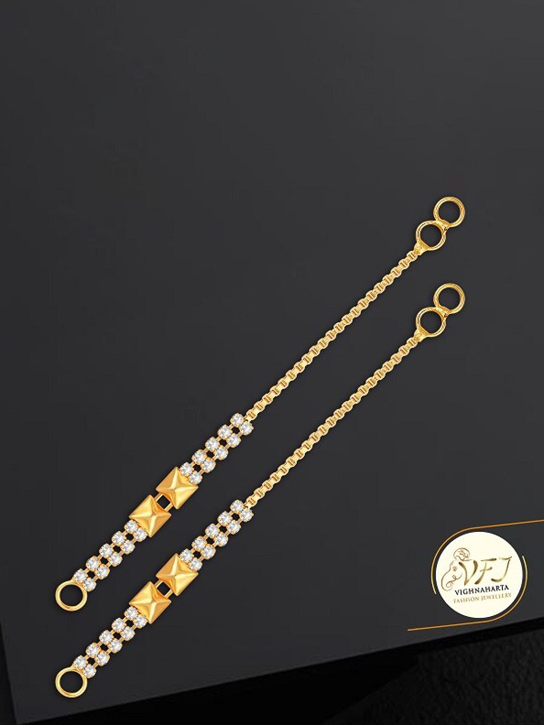 

Vighnaharta Set Of 4 Gold-Plated Stone Studded Ear Cuff Earrings