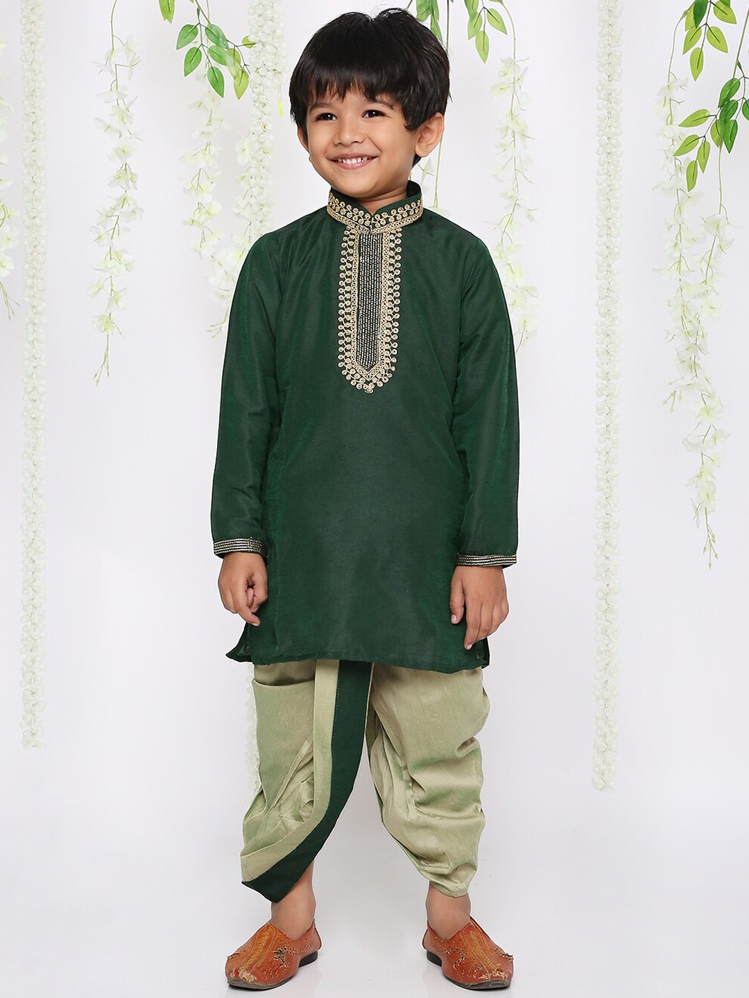 

KID1 Boys Ethnic Motifs Embroidered Pure Cotton Kurta with Dhoti Pants, Green