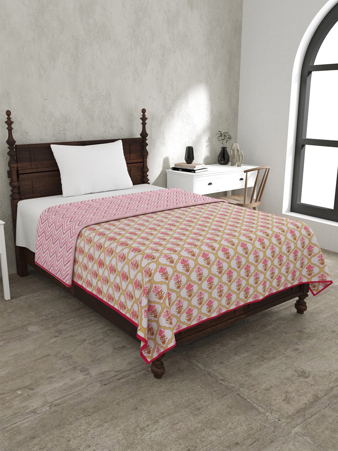 

JAIPUR FABRIC Jaal Darbar Pink & White Mild Winter 120 GSM Cotton Double Bed Dohar