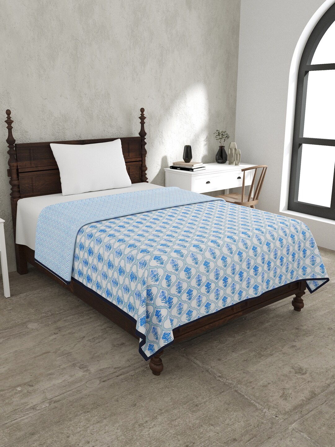 

JAIPUR FABRIC Jaal Darbar White & Blue Floral Mild Winter 120 GSM Cotton Single Bed Dohar