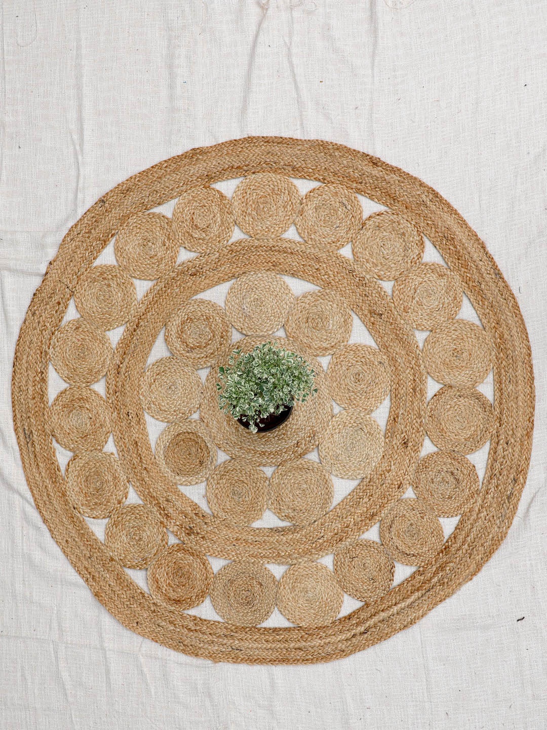 

Art Avenue Simplest Beige Braided Round Jute Rug