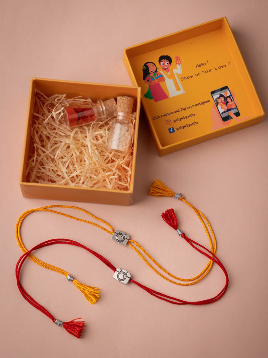 

Shyle Set Of 2 Sterling Silver Camera Rakhi Box Set