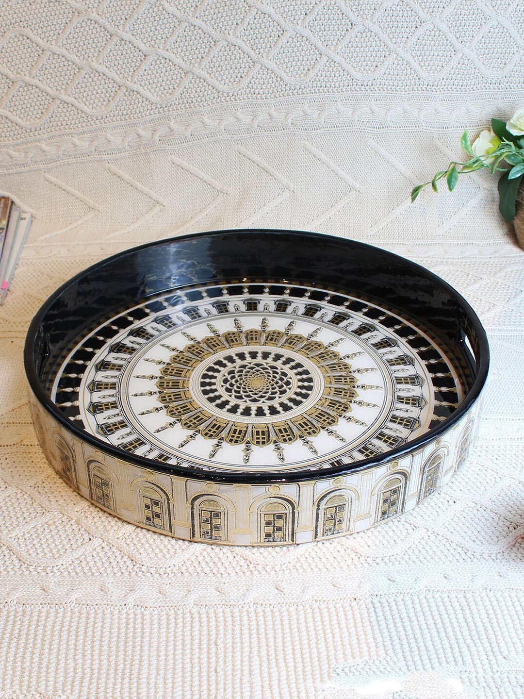 

Izzhaar Roman White & Black Geometric Serving Tray