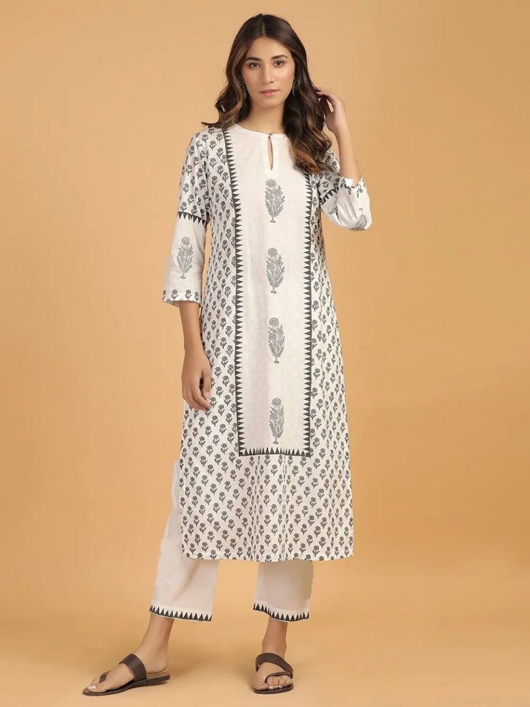 

MARGI DESIGNERS Ethnic Motifs Block Printed Panelled Kurta with Trousers & With Dupatta, White