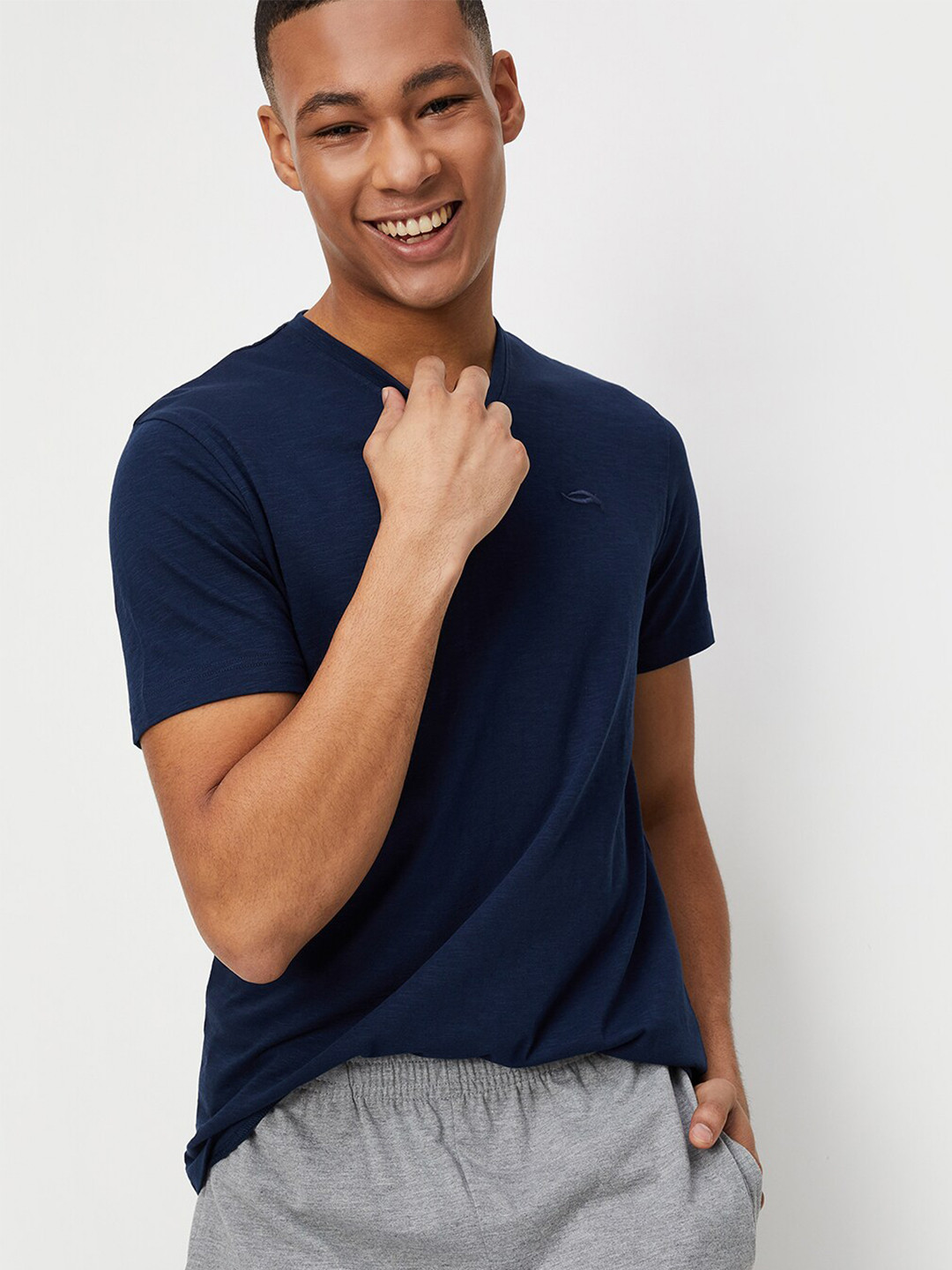 

max V-Neck Cotton T-shirt, Blue