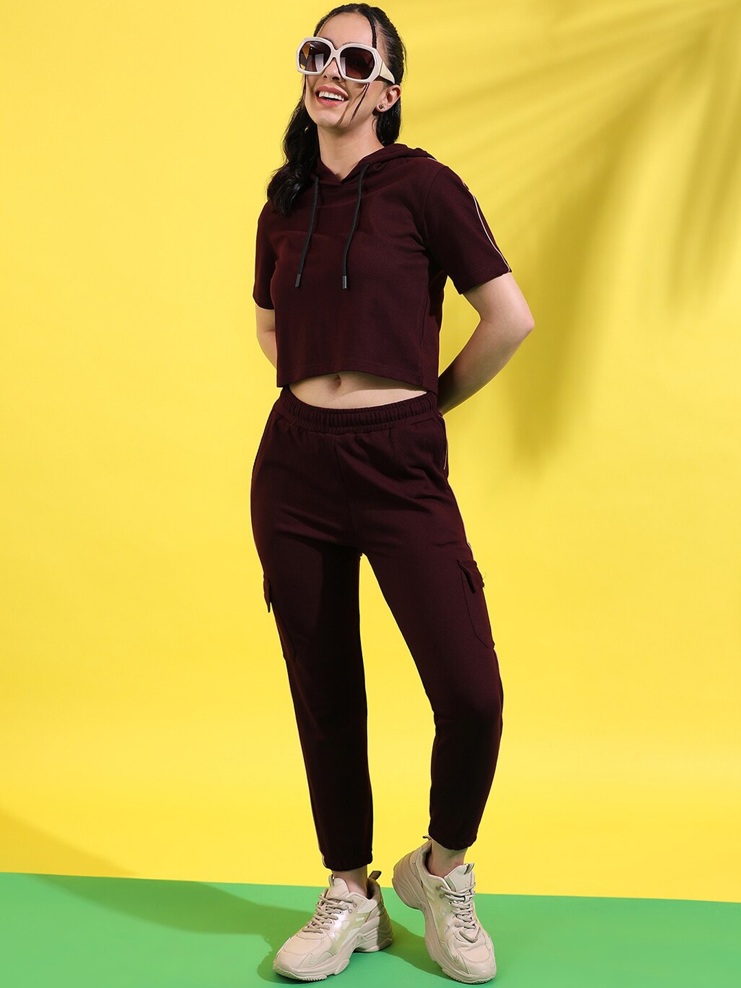 

Campus Sutra Maroon Crop Sweatshirt With Joggers