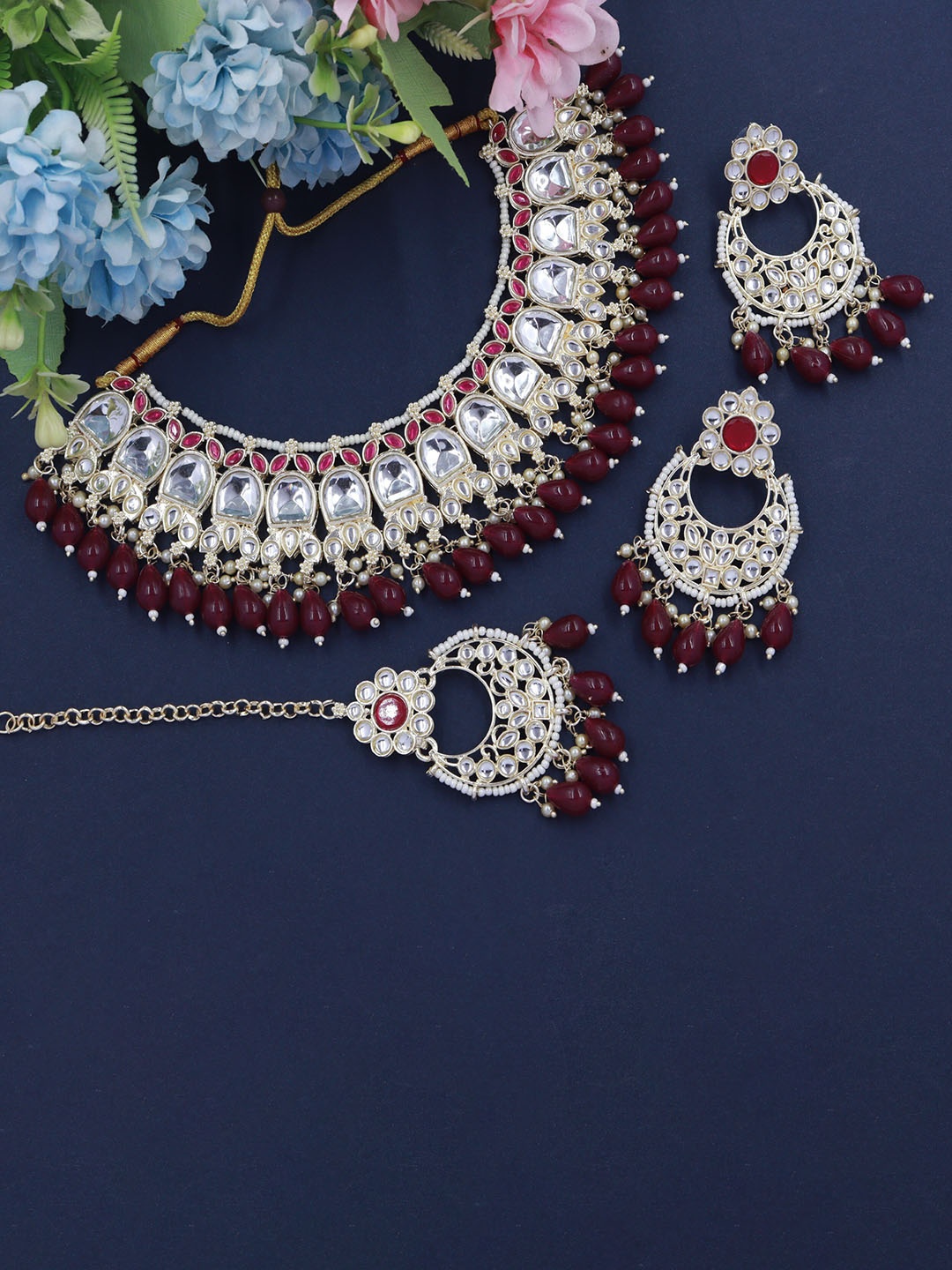 

Rhymee Gold-Plated Kundan-Studded & Beaded Choker Jewellery Set